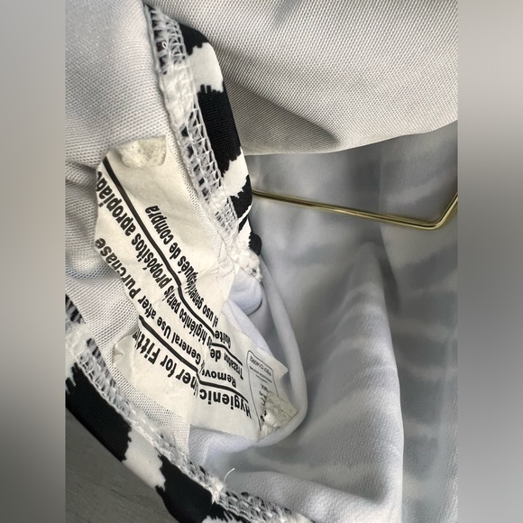 Salt + Cove Juniors Plus Size Knot-Front Cross-Back One-Piece Swimsuit - Picture 9 of 11